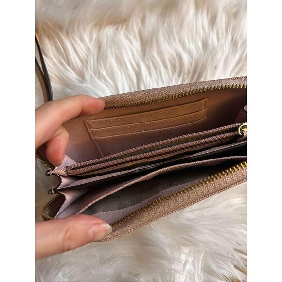 Michael Kors pink wallet size 7x4 wristlet - Picture 2 of 6